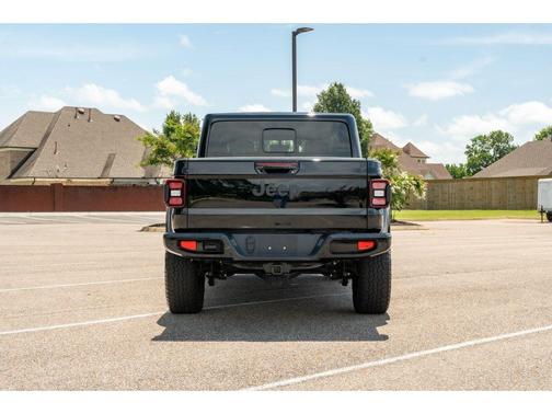 Black Clearcoat 2022 Jeep Gladiator High Altitude 4x4