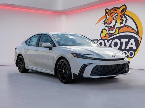 Ice Cap 2026 Toyota Camry SE