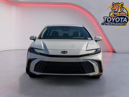 Ice Cap 2026 Toyota Camry SE