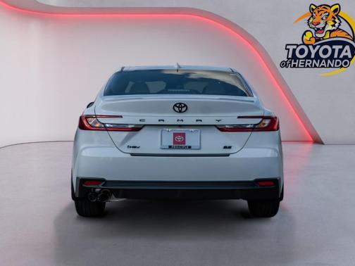 Ice Cap 2026 Toyota Camry SE