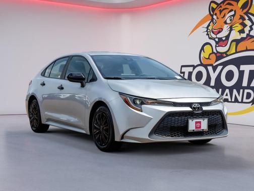 Classic Silver Metallic 2022 Toyota Corolla LE