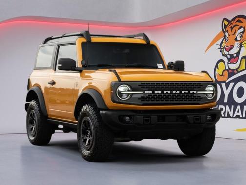 CYBER ORANGE MET TRI-COAT 2022 Ford Bronco Badlands