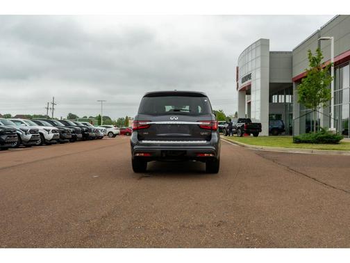 Anthracite Gray 2024 INFINITI QX80 Luxe