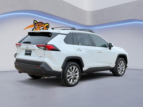 Wind Chill Pearl 2024 Toyota RAV4 XLE Premium