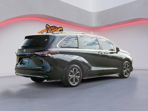 Midnight Black Metallic 2025 Toyota Sienna Platinum