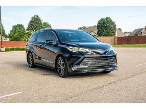 Midnight Black Metallic 2025 Toyota Sienna Platinum