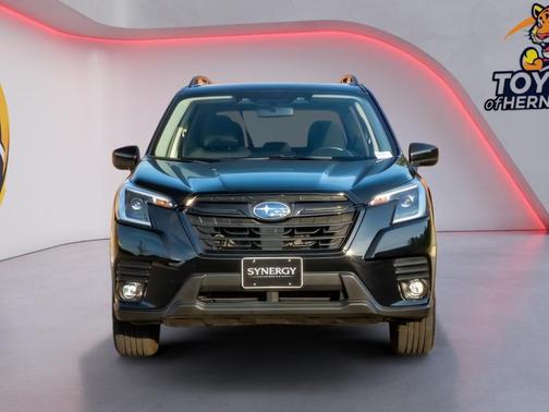 Crystal Black Silica 2024 Subaru Forester Premium