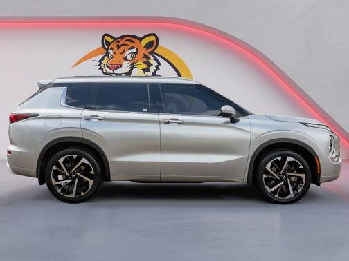 Alloy Silver Metallic 2022 Mitsubishi Outlander SEL 2.5 2WD