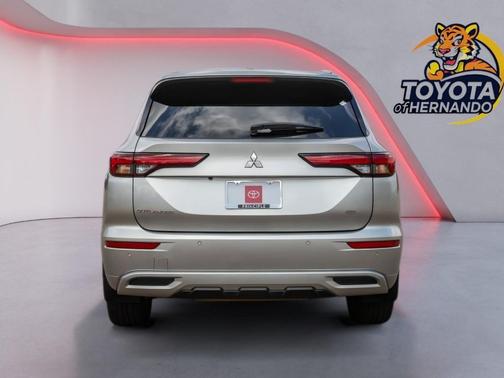 Alloy Silver Metallic 2022 Mitsubishi Outlander SEL 2.5 2WD