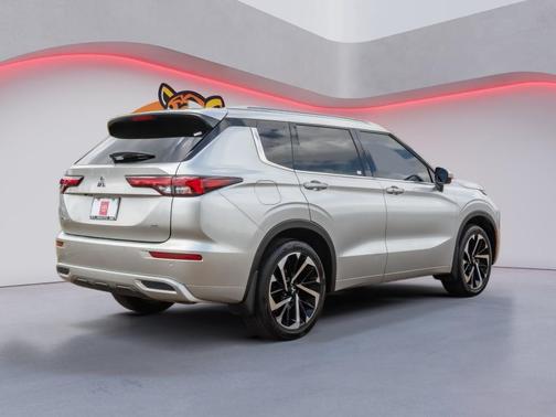 Alloy Silver Metallic 2022 Mitsubishi Outlander SEL 2.5 2WD