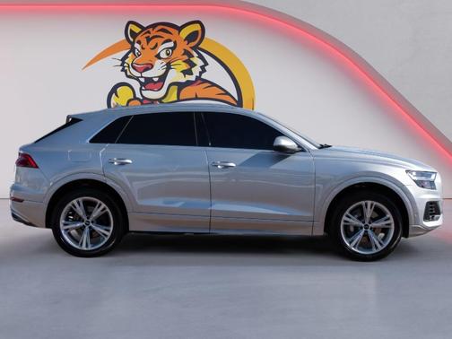 2022 Audi Q8 55 Premium Plus