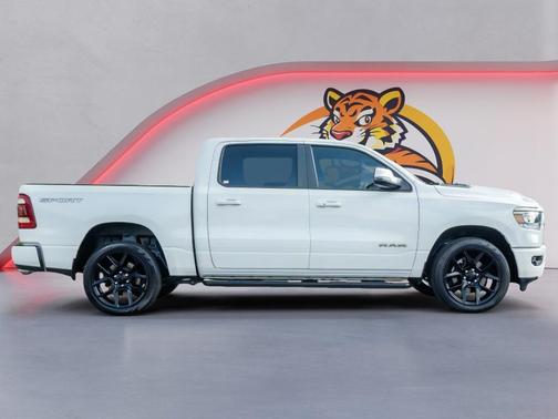 Bright White Clearcoat 2023 RAM 1500 Laramie