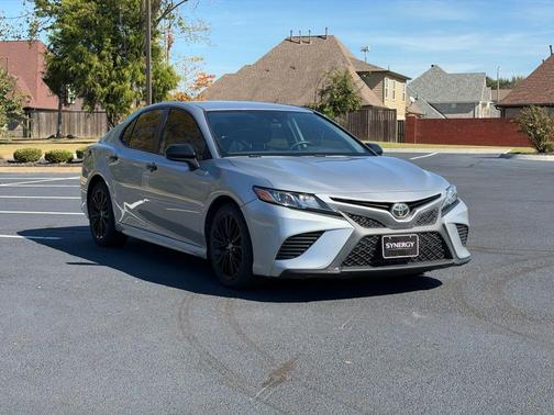 Celestial Silver Metallic 2020 Toyota Camry SE