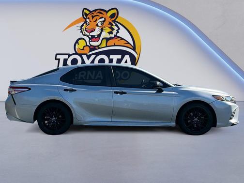 Celestial Silver Metallic 2020 Toyota Camry SE