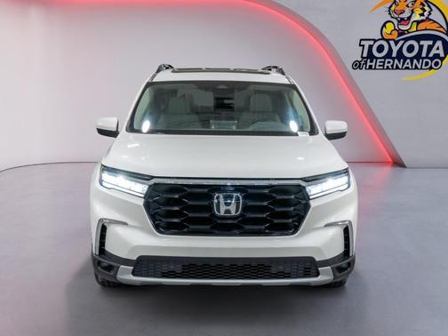 2023 Honda Pilot Touring 8-Passenger