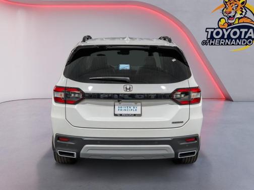2023 Honda Pilot Touring 8-Passenger