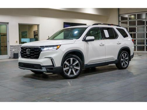 2023 Honda Pilot Touring 8-Passenger