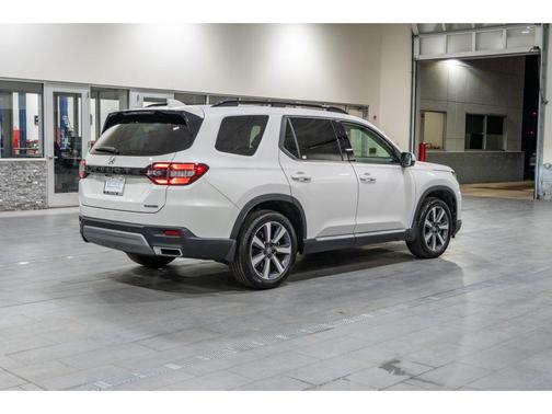 2023 Honda Pilot Touring 8-Passenger