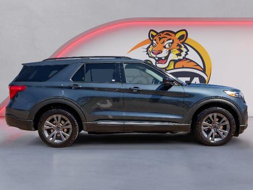 STONE BLUE METALLIC 2022 Ford Explorer XLT