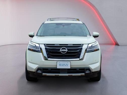 2023 Nissan Pathfinder Platinum 4WD