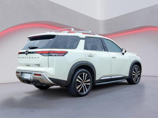 2023 Nissan Pathfinder Platinum 4WD