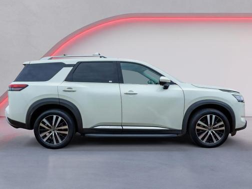 2023 Nissan Pathfinder Platinum 4WD