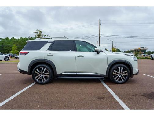 2023 Nissan Pathfinder Platinum 4WD