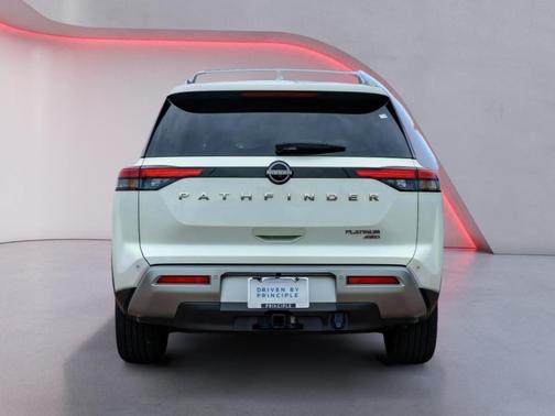 2023 Nissan Pathfinder Platinum 4WD