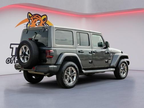 Granite Crystal Metallic Clearcoat 2018 Jeep Wrangler Unlimited Sahara