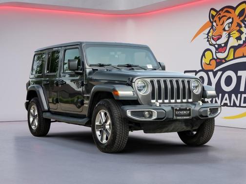 Granite Crystal Metallic Clearcoat 2018 Jeep Wrangler Unlimited Sahara
