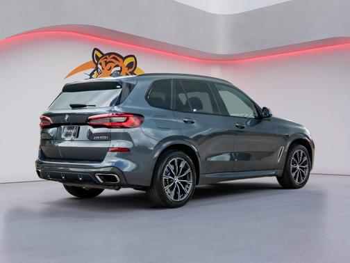 Arctic Grey Metallic 2022 BMW X5 M50i