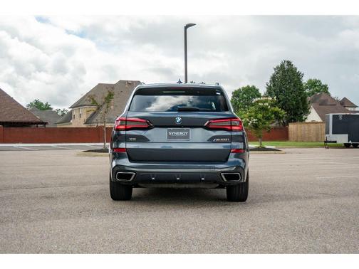Arctic Grey Metallic 2022 BMW X5 M50i