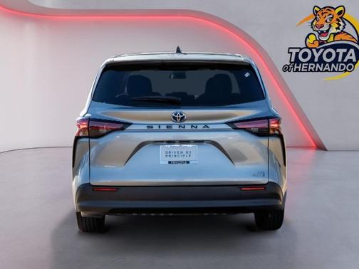2021 Toyota Sienna LE