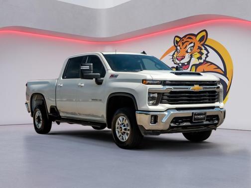 Summit White 2025 Chevrolet Silverado 2500 LT