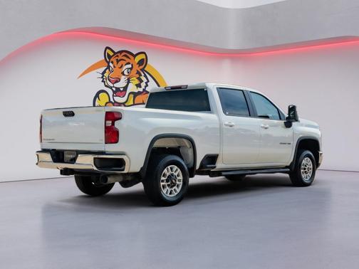 Summit White 2025 Chevrolet Silverado 2500 LT