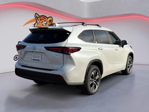 2026 Toyota Highlander Hybrid XLE