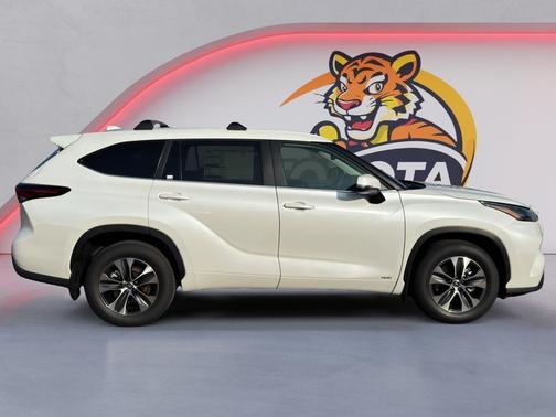 2026 Toyota Highlander Hybrid XLE