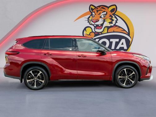 Ruby Flare Pearl 2021 Toyota Highlander XSE