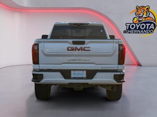 2024 GMC Sierra 2500 Denali