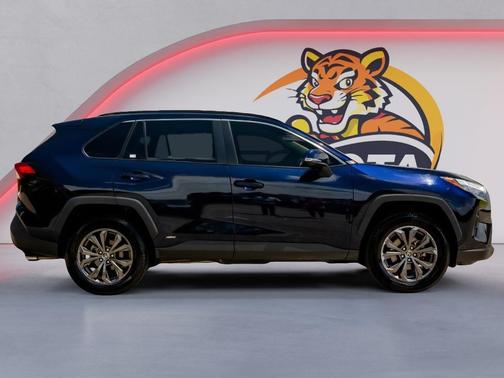 Blueprint 2022 Toyota RAV4 Hybrid XLE Premium
