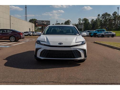 Ice Cap 2026 Toyota Camry SE