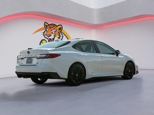 Ice Cap 2026 Toyota Camry SE