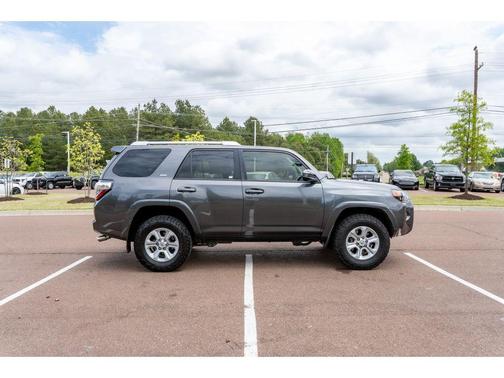 Magnetic Gray Metallic 2018 Toyota 4Runner SR5