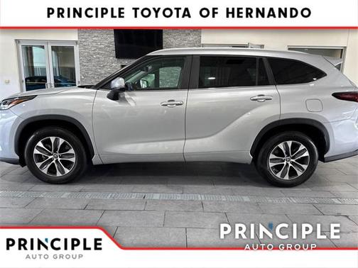 2024 Toyota Highlander XLE
