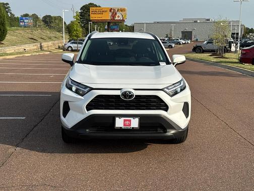 Ice Cap 2025 Toyota RAV4 XLE