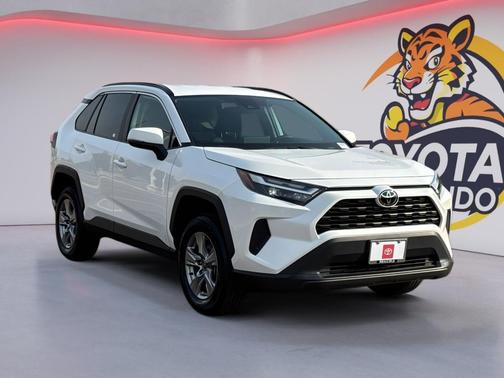 Ice Cap 2025 Toyota RAV4 XLE