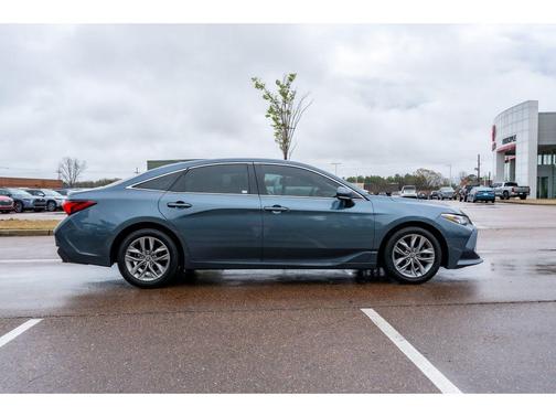 2021 Toyota Avalon XLE