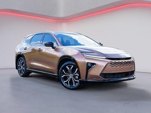 2025 Toyota Crown Signia XLE