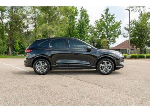 AGATE BLACK METALLIC 2024 Ford Escape ST-Line