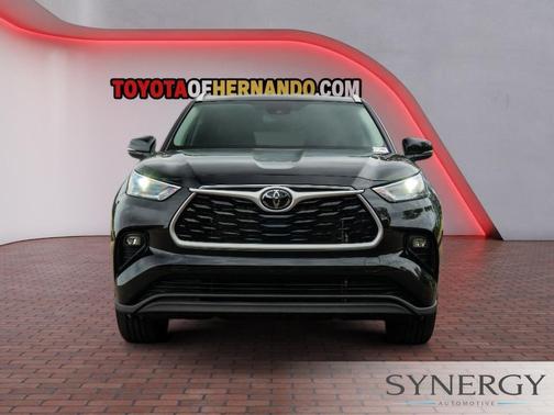 Midnight Black Metallic 2026 Toyota Highlander XLE